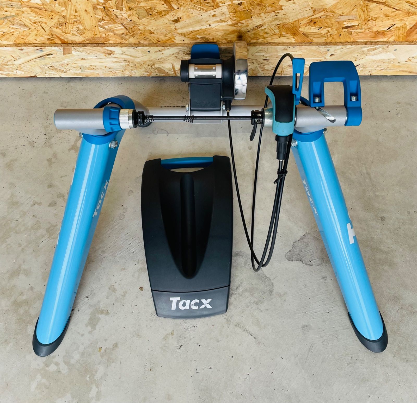 Tacx satori Bluetooth固定ローラー パワーメーター付き 7D3_6920-1.jpg