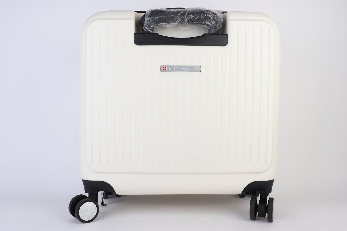 スイスミリタリー SM-C318 18in スーツケース　キャリー　ホワイト　白 新品未使用 スイスミリタリー スーツケース SM-C318 18インチ