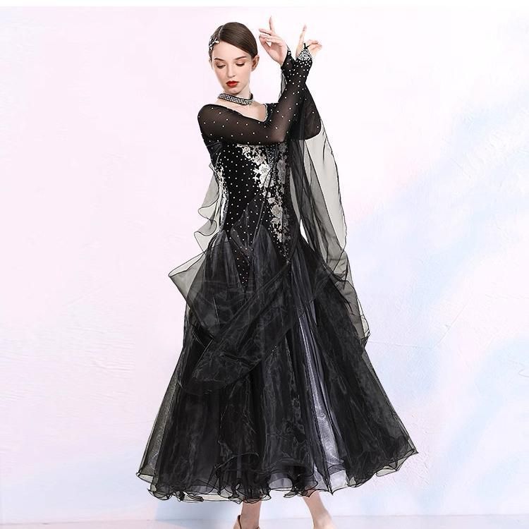 モダンダンス 刺繍