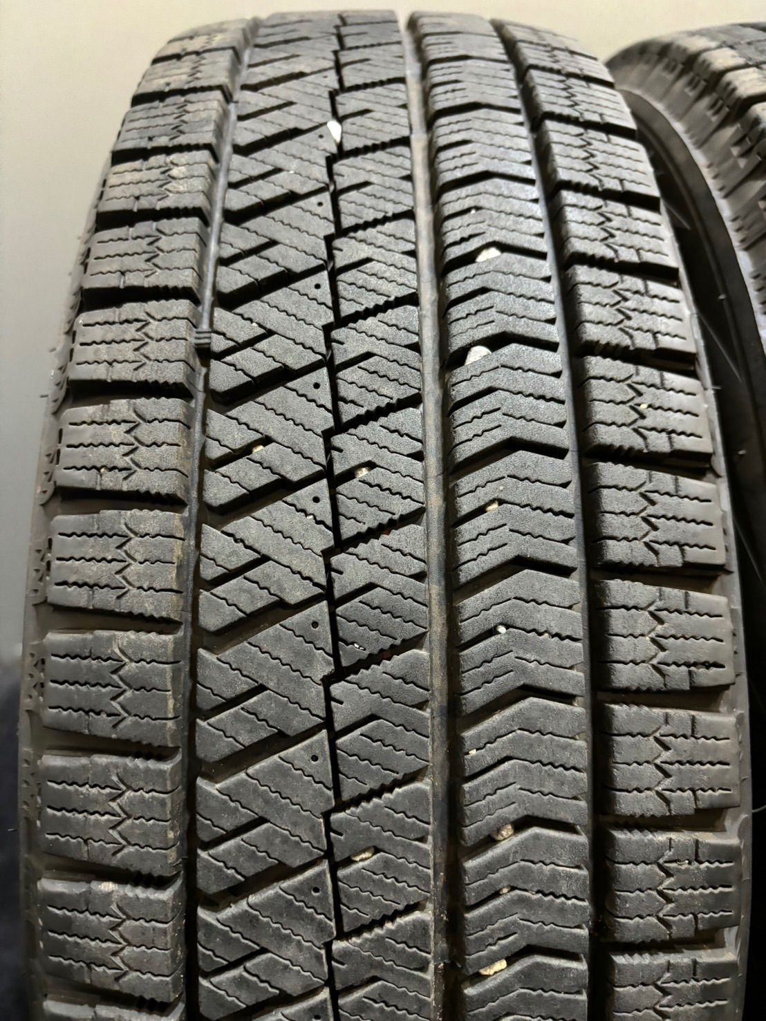 200系ハイエース純正スチール中古タイヤセット！195R15 8PR バリ山