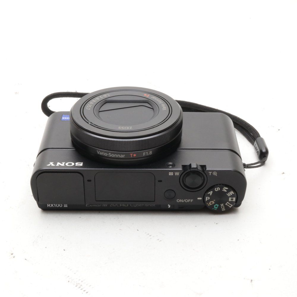 コンパクトデジタルカメラ