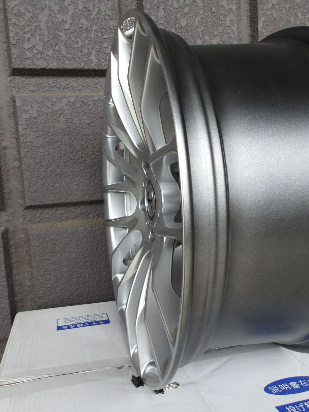 特価即納在庫あり 19インチ 4 本SET MONZA WARWIC 