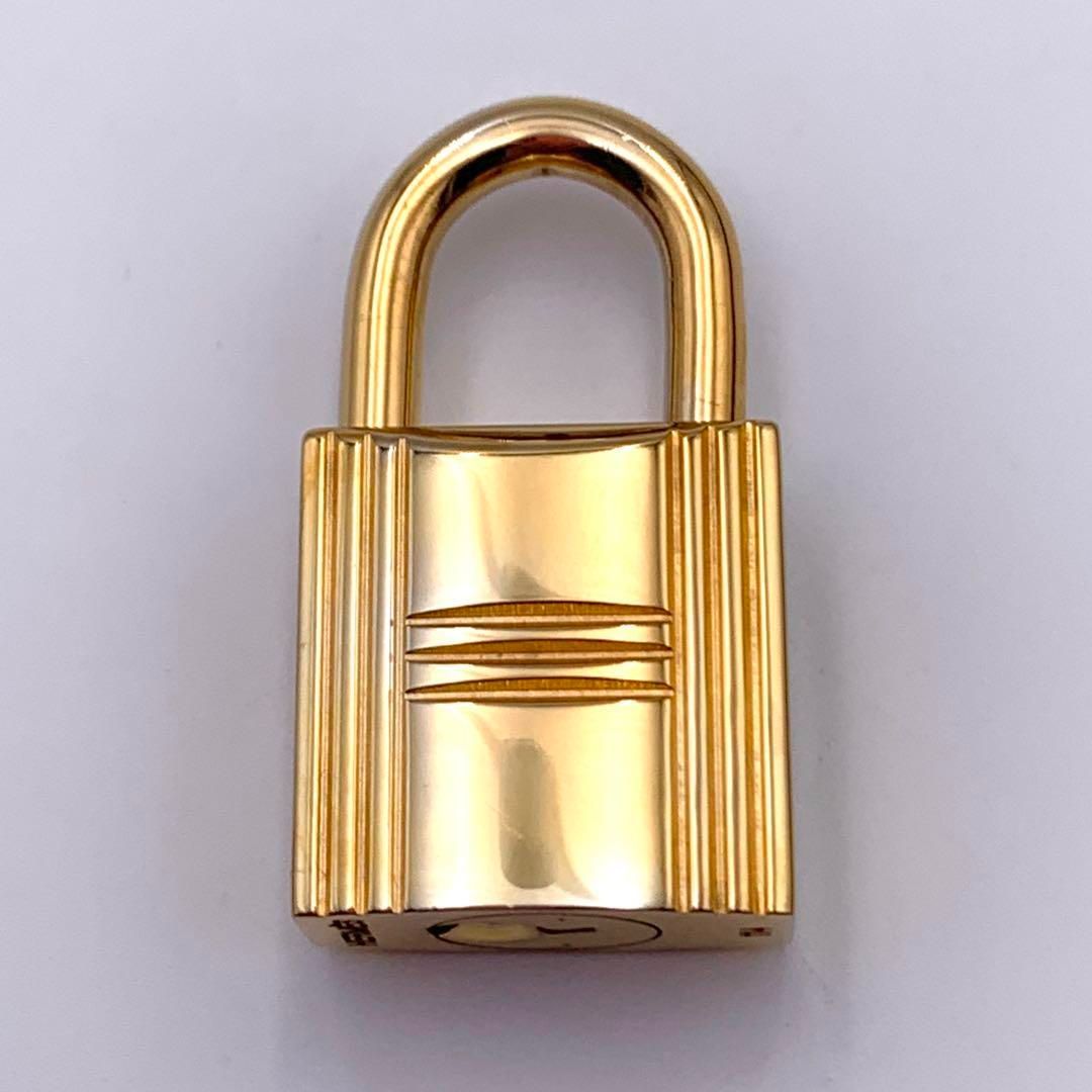 ★HERMESエルメス カデナ 24Kメッキ No.104 クロシェット 鍵付き HERMES エルメス カデナ 24Kメッキ No.114 114番 鍵付き - メルカリ