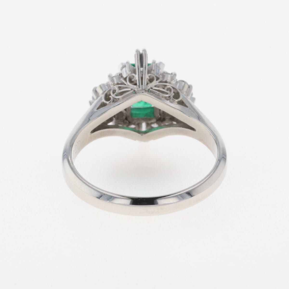 在庫一掃】 エメラルド デザインリング プラチナ 指輪 メレダイヤ  