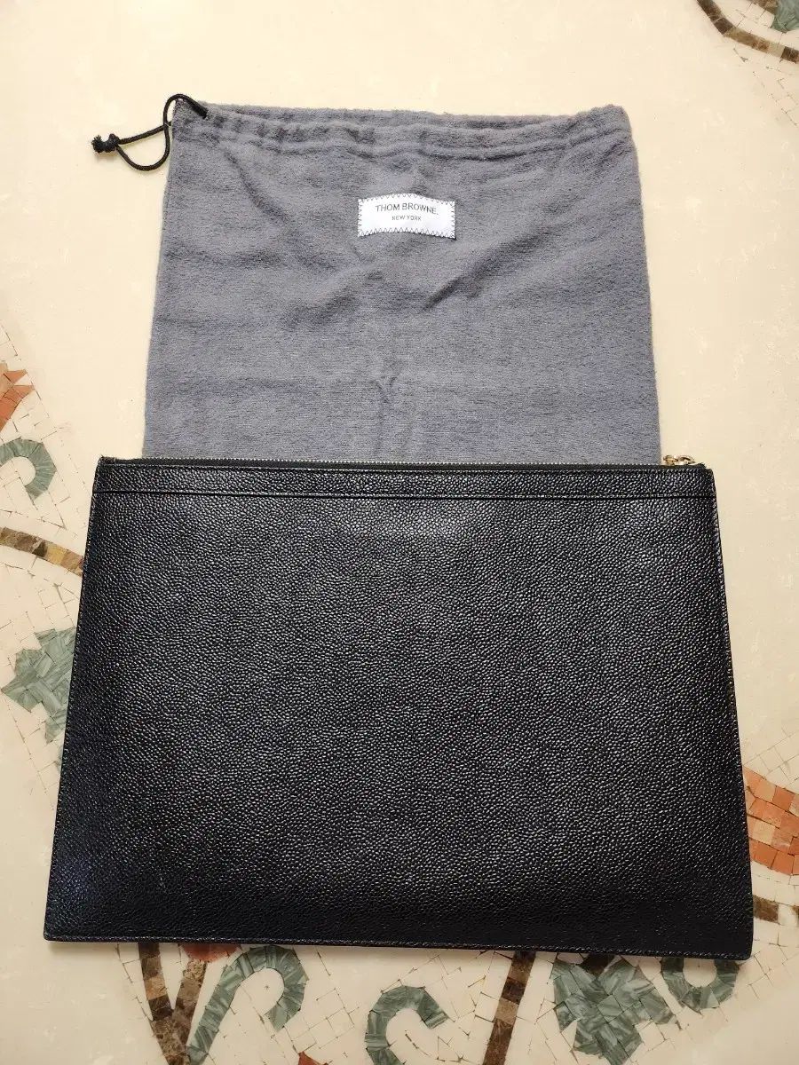 Thom Browne(トム ブラウン) クラッチバッグ THOM BROWNE. NEW Thom Browne(トム ブラウン) クラッチバッグ THOM BROWNE. NEW