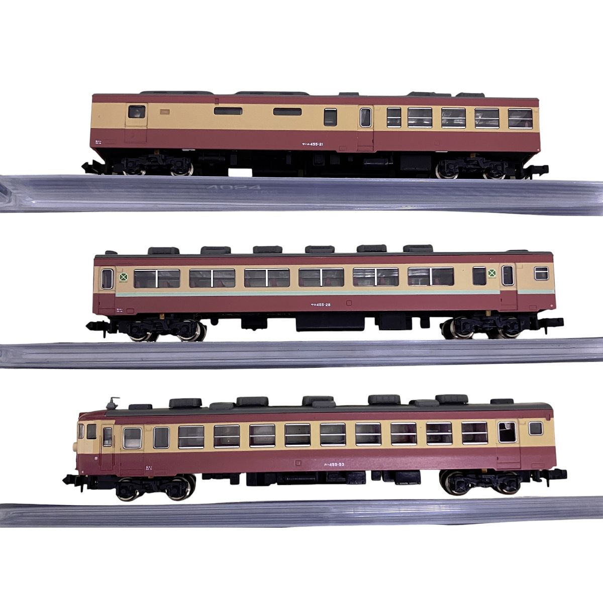 4025