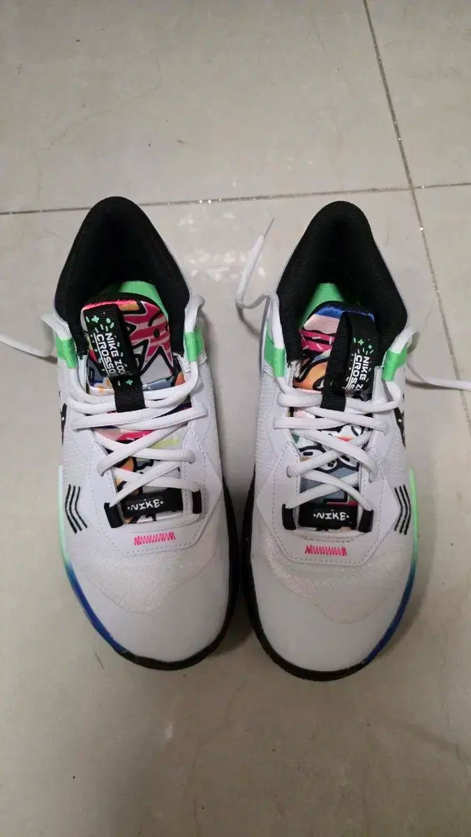 バドミントンシューズ