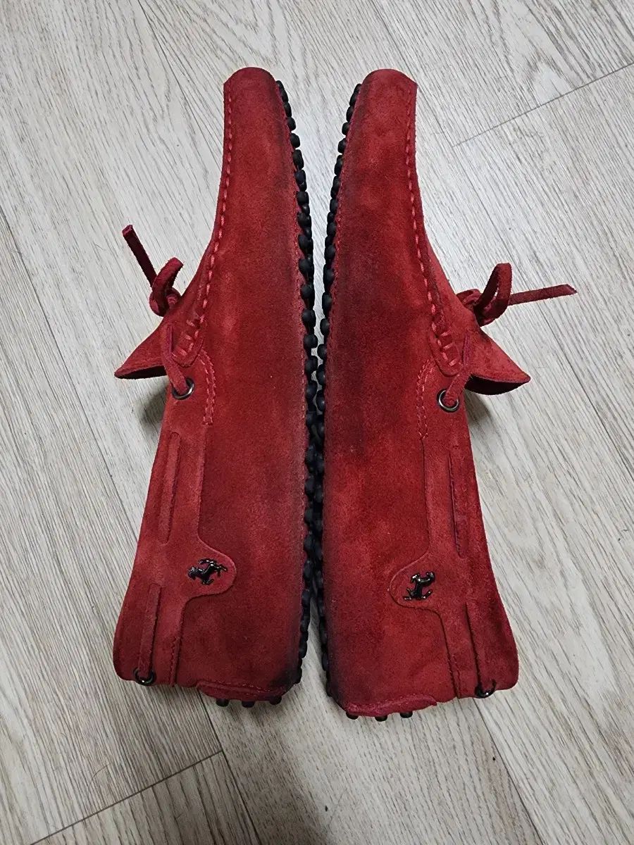 TOD'S(トッズ) フェラーリ スエード ドライビング シューズ