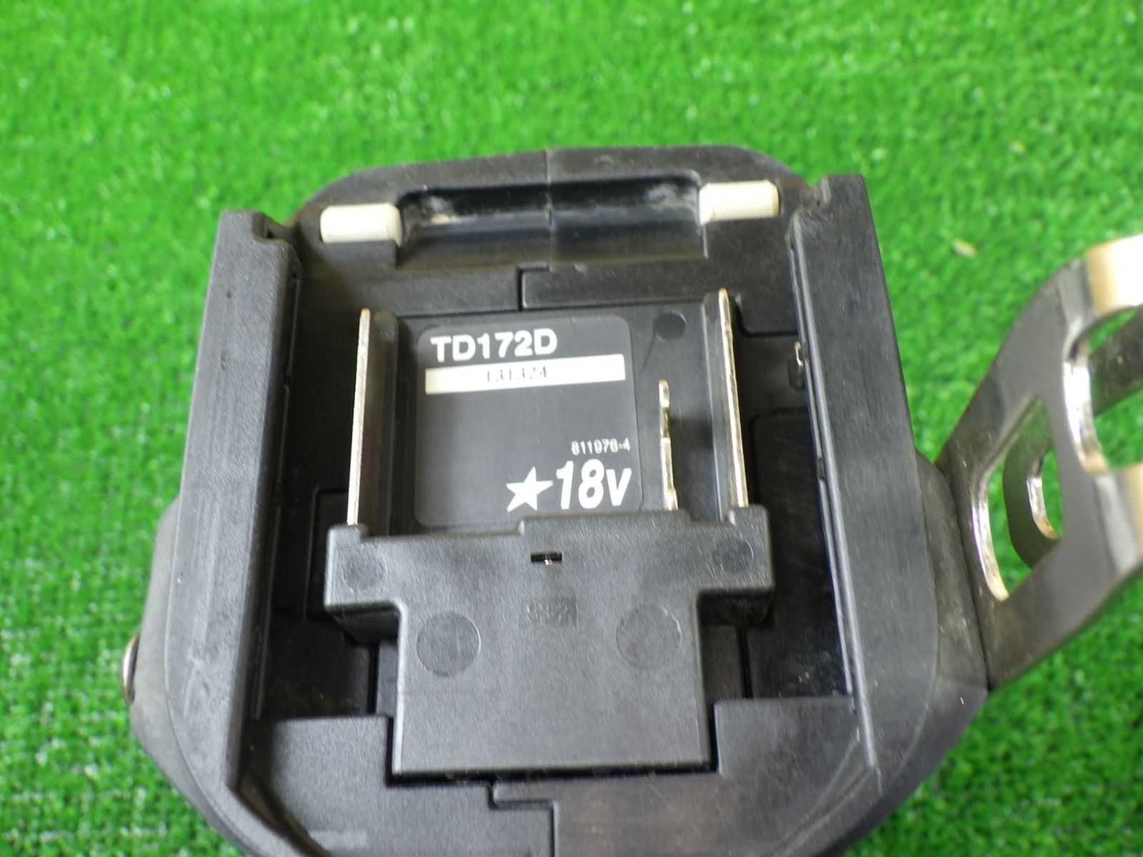 18V