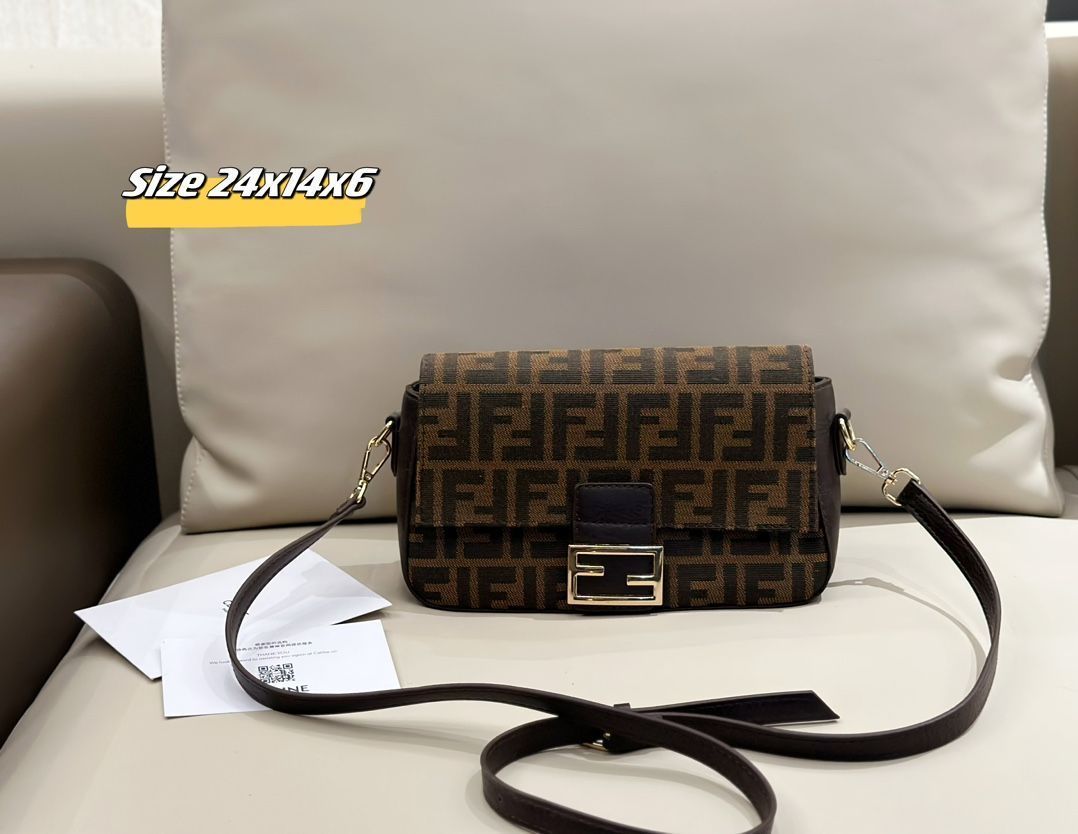 【安心の関税送料込＆国内追跡発送】25SS新作 VIP価格 FENDI 今日特価】FENDI フェンディ 国内送料無料！お得な価格で在庫