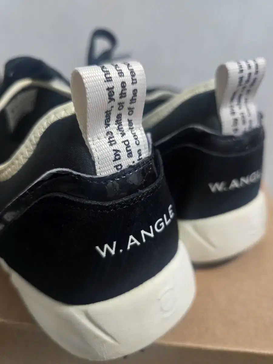 ワイドアングル スクリーンゴルフシューズ