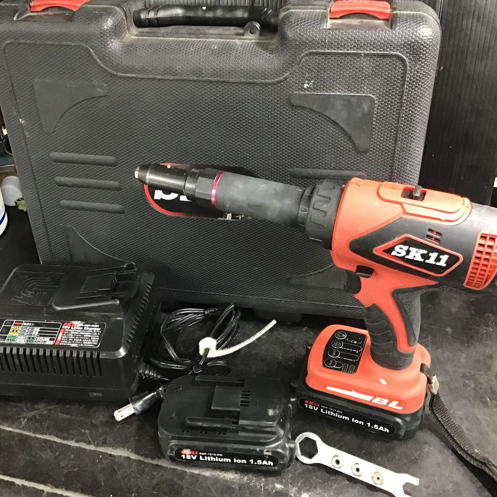 〇SK11 18V 充電式リベッター SRG-180V-15LID【草加店】 - メルカリ