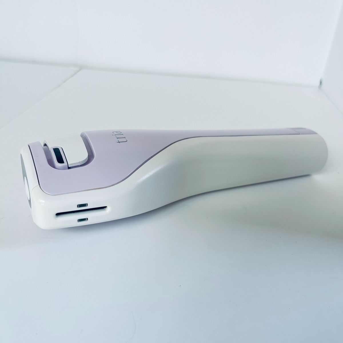 トリア　スキンエイジングケアレーザー　公式購入の完動品フルセット！本格美顔器 Amazon | トリア・スキン エイジングケアレーザー レーザー美顔