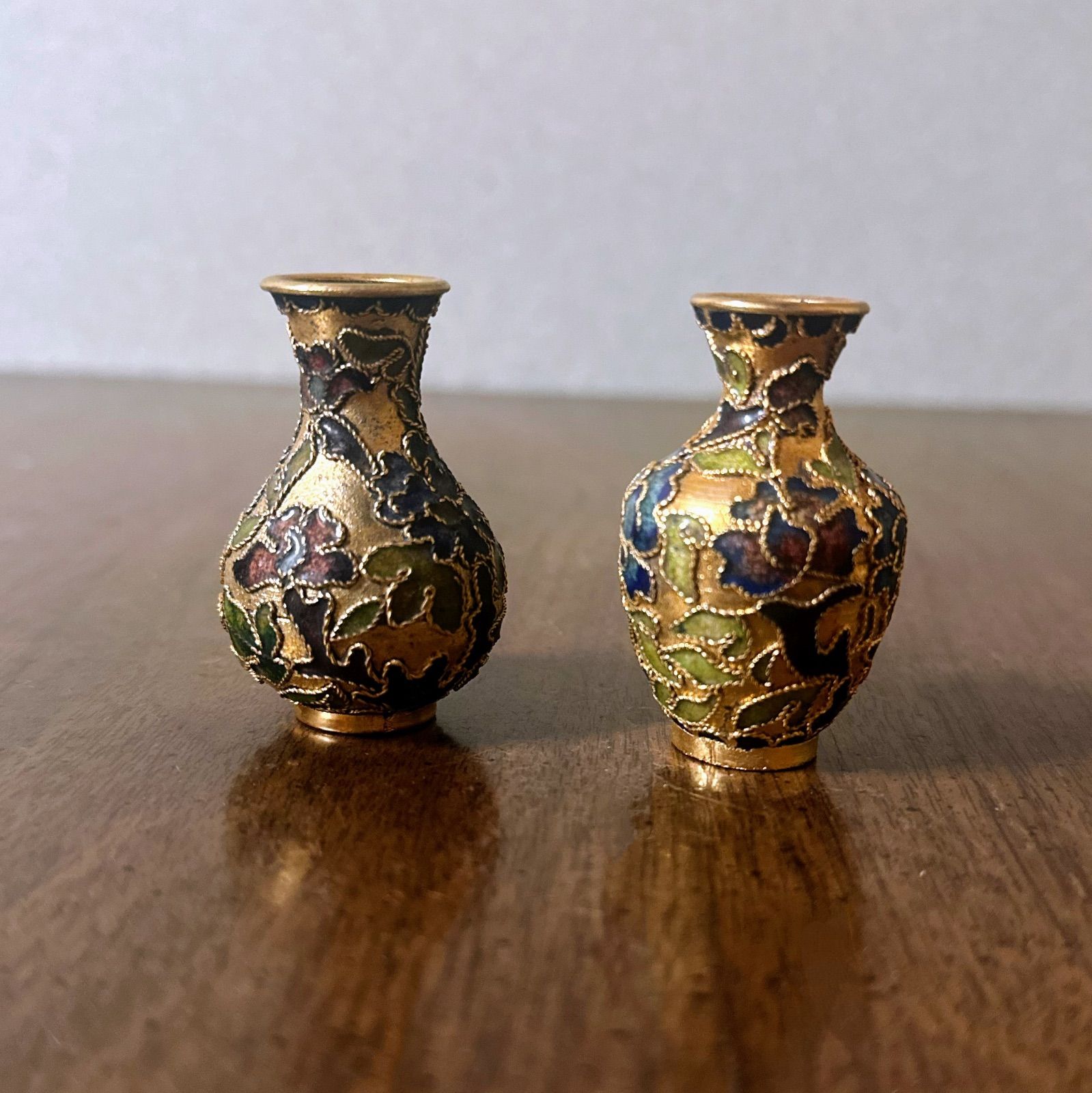 昭和レトロ 中国七宝焼 ミニチュア 花瓶 二つセット - メルカリ