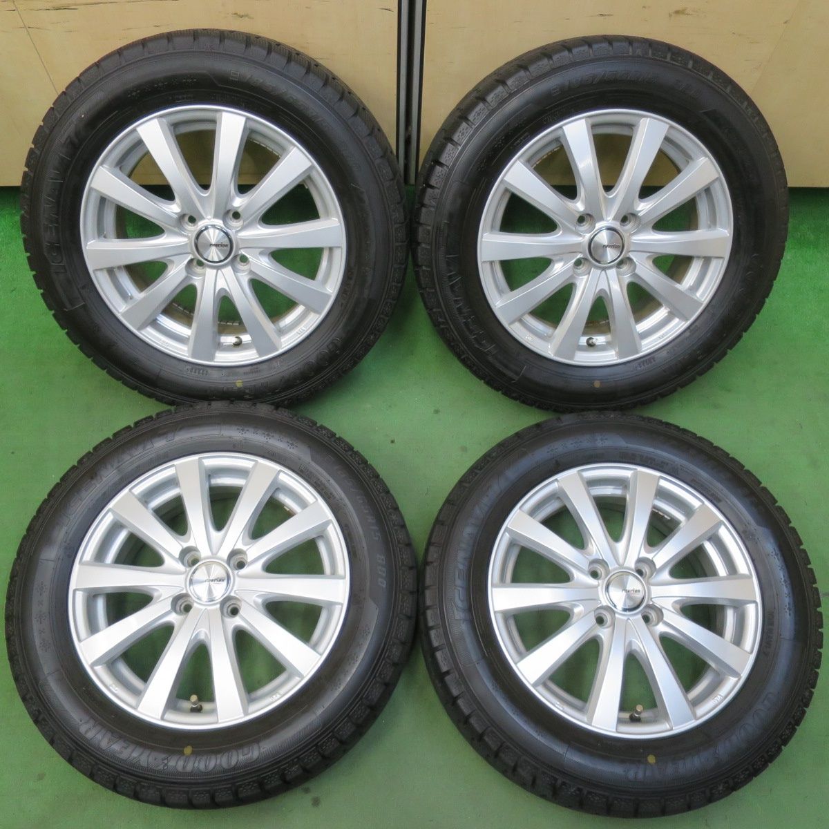 バリ溝 22年 キレイ 9.5分以上 スタッドレス 185|65R15 グッドイヤー アイスナビ7 ravrion RS01 ラブリオン 15インチ PCD100|4H 5060903イス