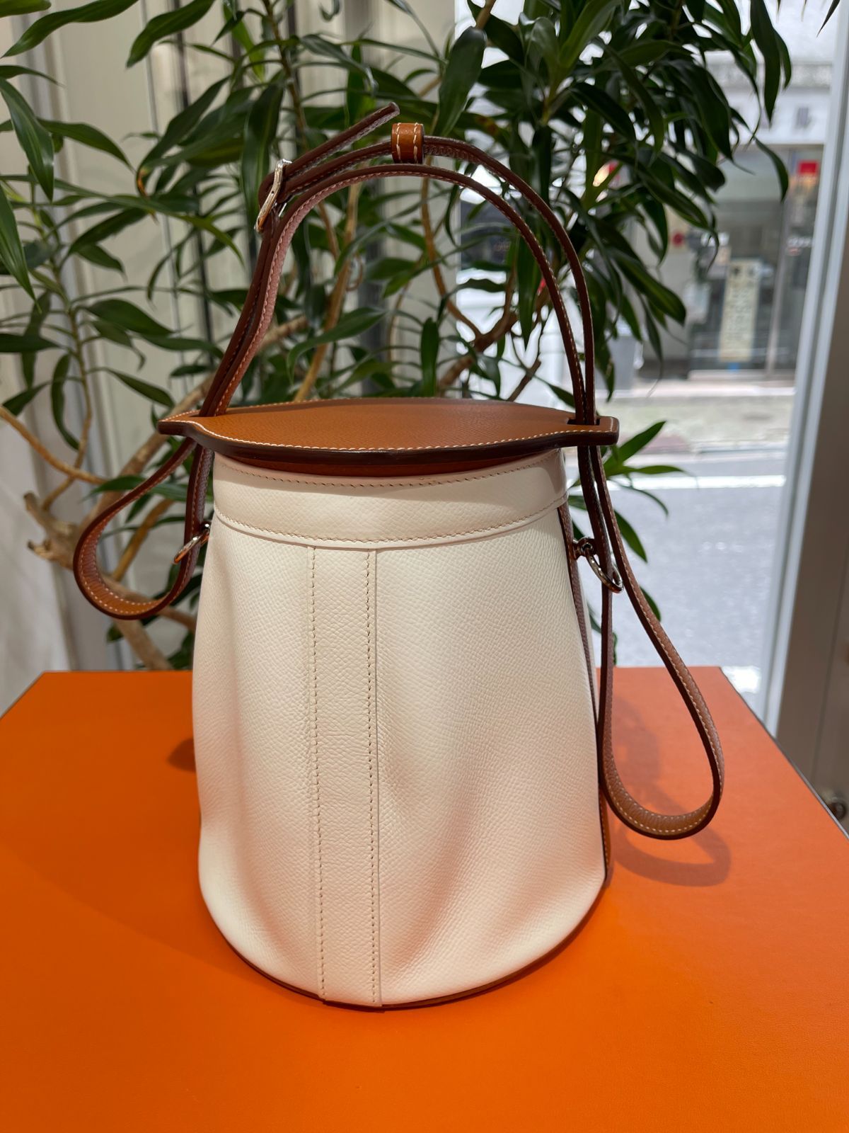 エルメス HERMES ファーミングPM ピコローレ ショルダーバッグ バッグ レザー ヴォーエプソン ヴォーエプソン ホワイト □I刻印（2005年製造） レディース ホワイト系 / ブルー系 / ブルージーン 【中古】 ファーミングPM ピコローレ ブルージーン ワンショルダーバッグ ヴォー