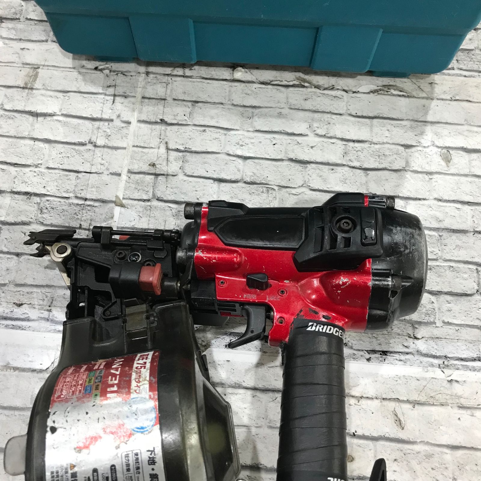 makita 高圧エア釘打ち機