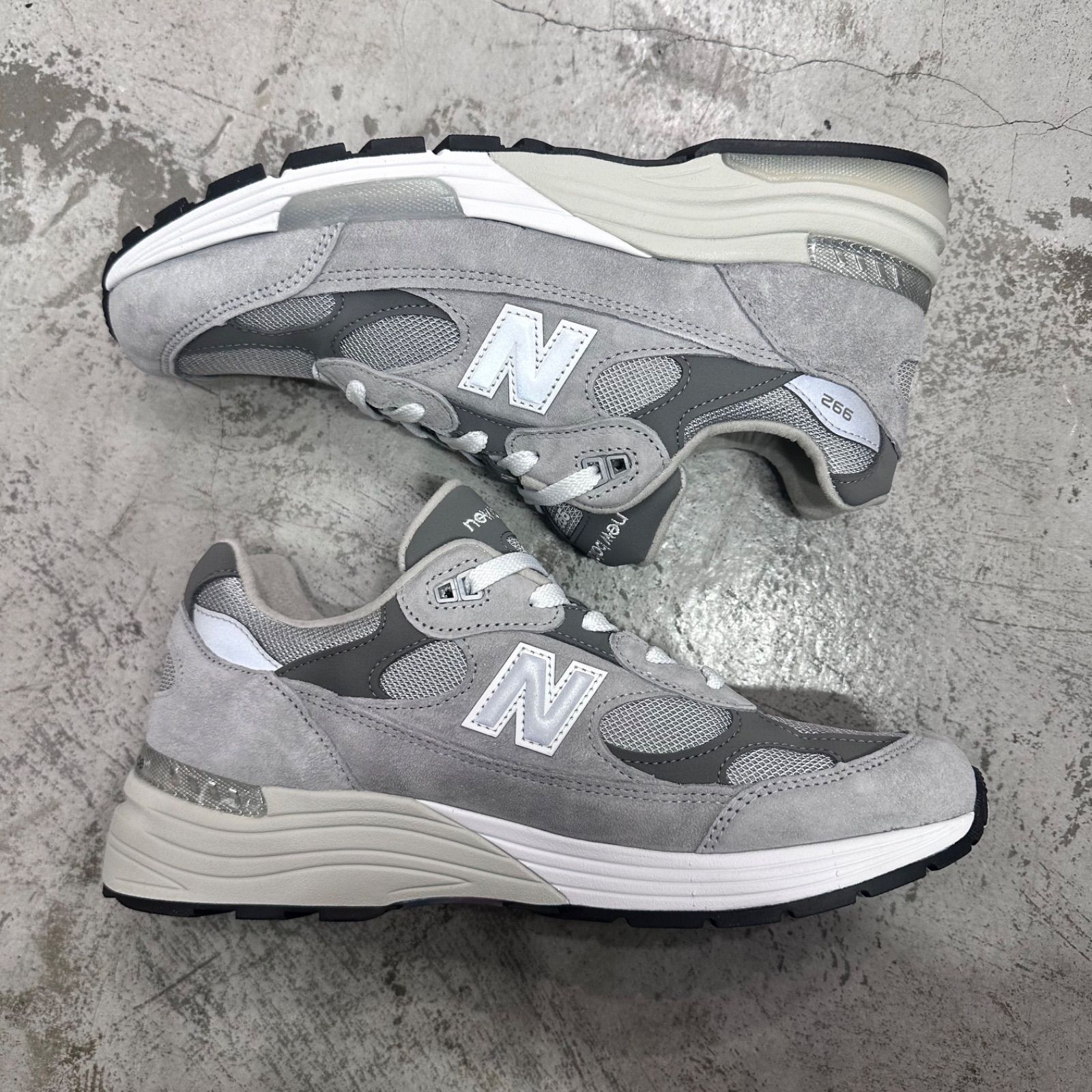 国内正規 New Balance 992 Gray 2025年製 スエード スニーカー