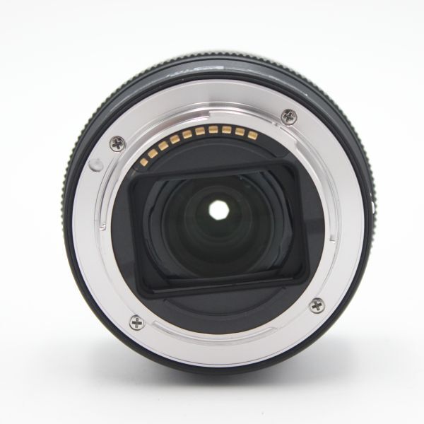 ミラーレス一眼カメラ