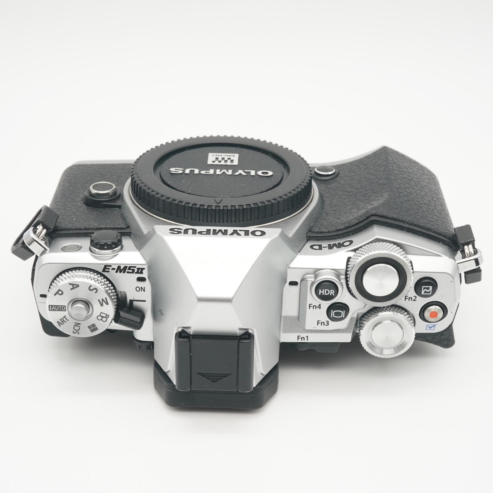 ほぼ新品 オリンパス OM-D E-M5 MarkII ボディ シルバー シャッター 