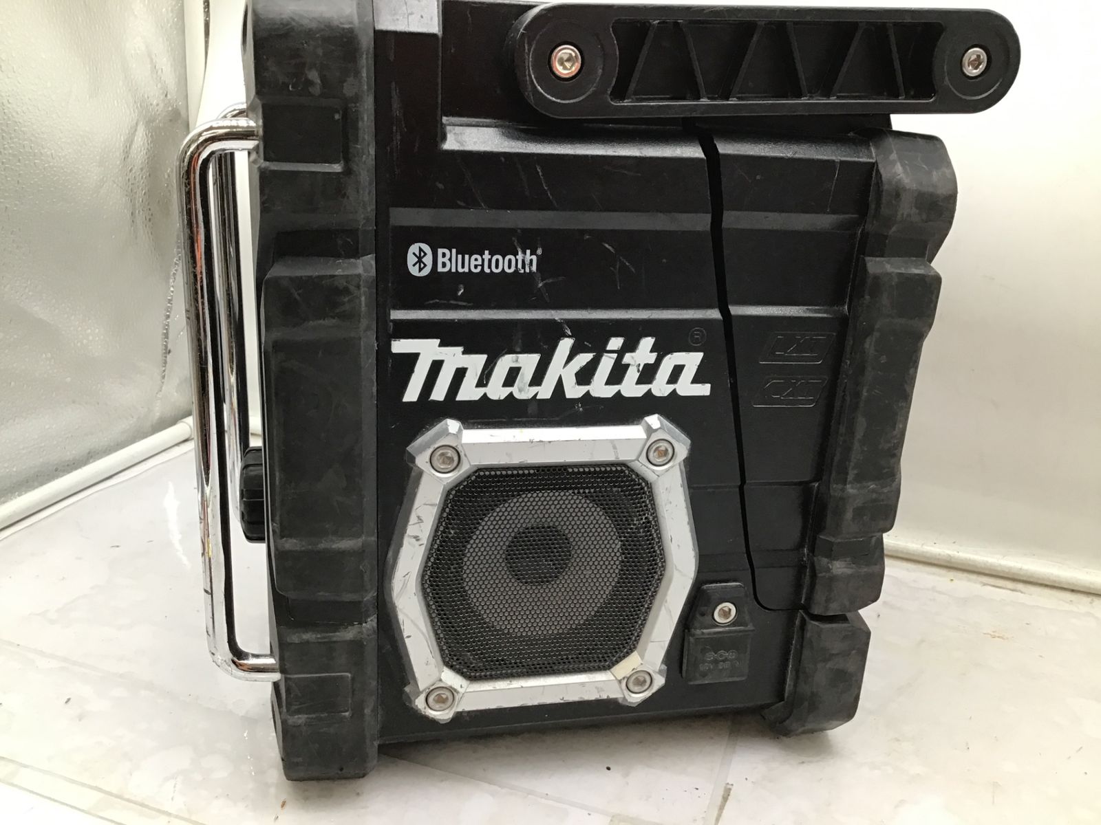 マキタ/Bluetooth/充電式ラジオ/MR108 ／充電器　バッテリー4個付 Amazon.co.jp: マキタ(Makita) 充電式ラジオ（青） 40Vmax 本体