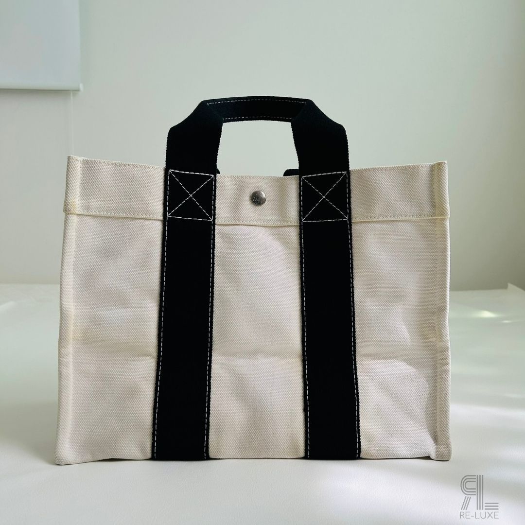 美品✦HERMES ボラボラ PM オフホワイト× BLACK キャンバストート 美品✦HERMES ボラボラ PM オフホワイト× BLACK キャンバス