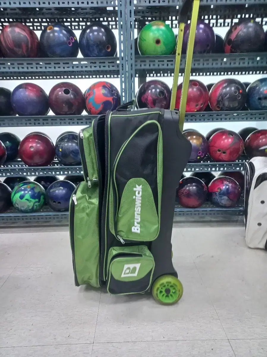 ボーリングバッグ ブランズウィック 3ローラーバッグ