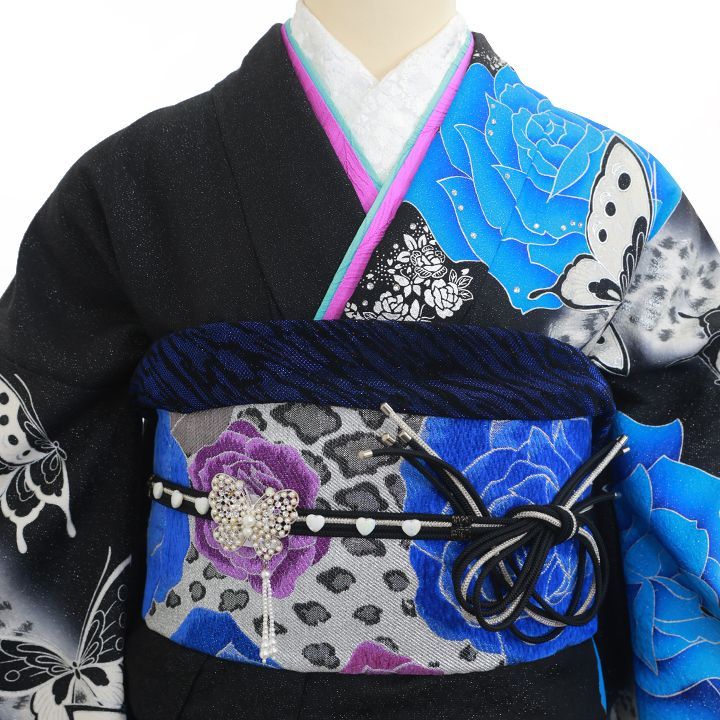 振袖セット　美品　ピンク×黒　バラ　ヒョウ柄　かわいい　かっこいい　個性的 振袖セット 美品 ピンク×黒 バラ ヒョウ柄 かわいい かっこいい