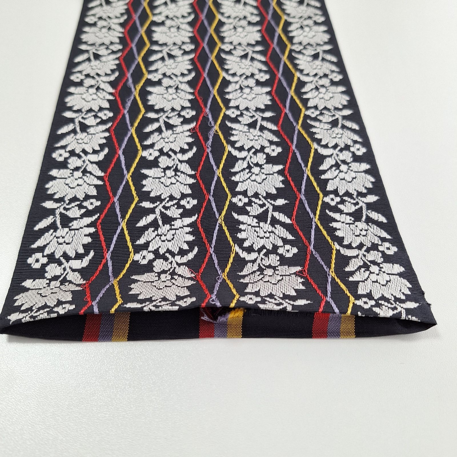 美品 本場筑前博多織 着物“唐花の鼓動に縞のアクセント☆”半幅小袋帯 E-11 美品 本場筑前博多織 着物“唐花の鼓動に縞のアクセント☆”半幅小