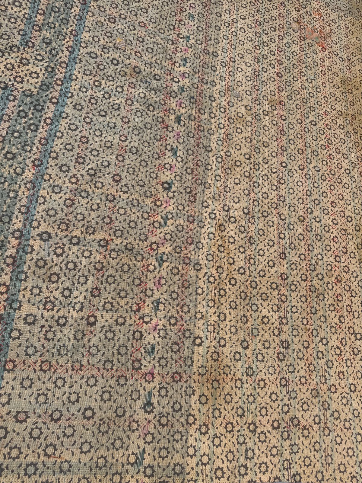 ラリーキルト カンタ刺繍