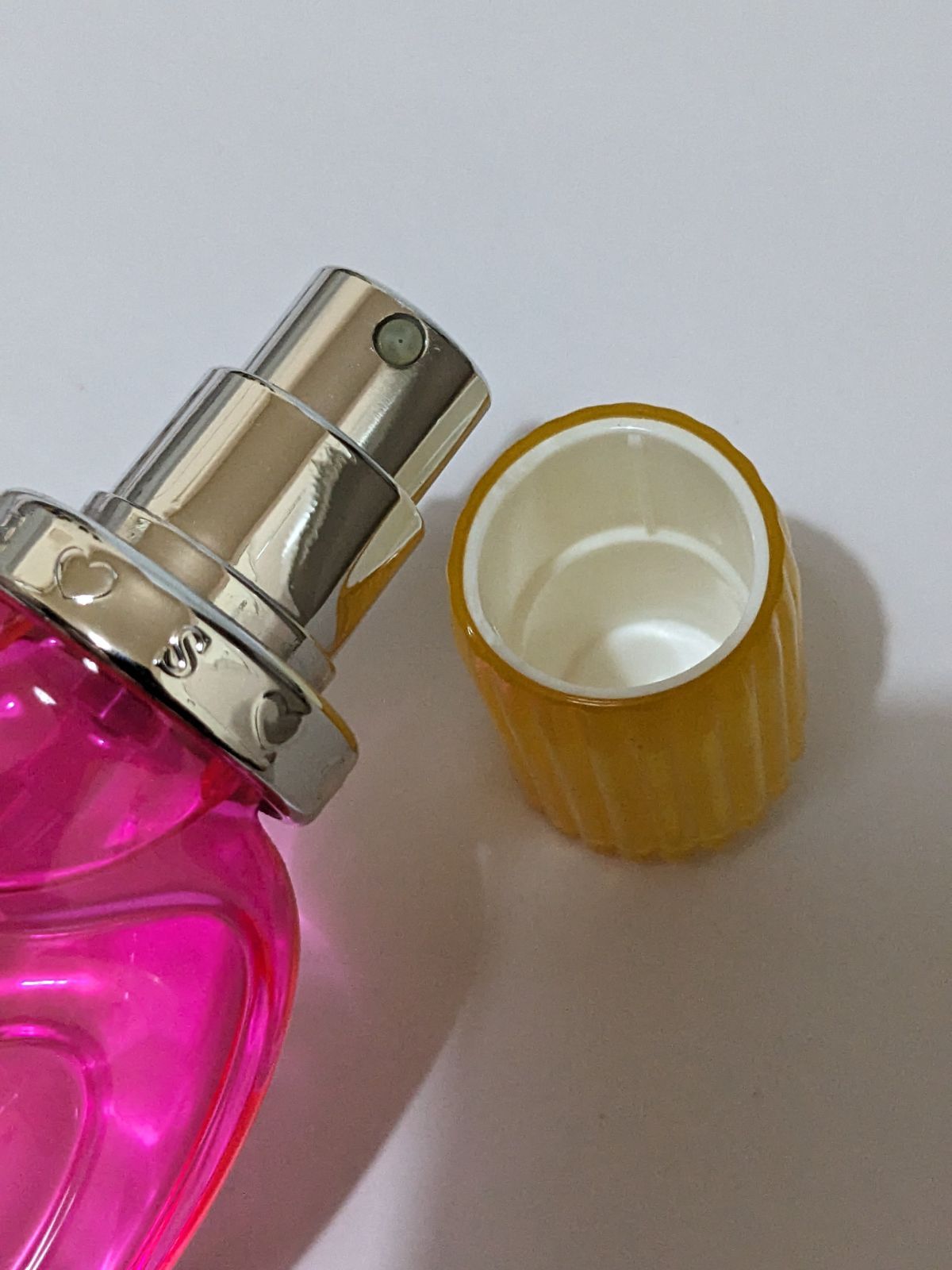 エスカーダ ロッキンリオ EDT30ml 元箱無し2本セット 新品同様 香水エスカーダロッキンリオオードトワレ30ml - メルカリ