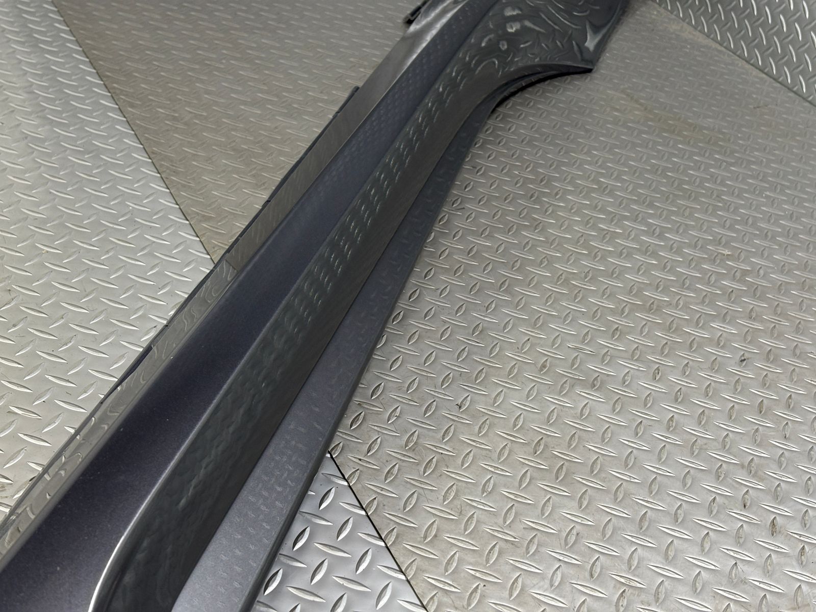 マグネタイトグレーメタリック 品番C190100410