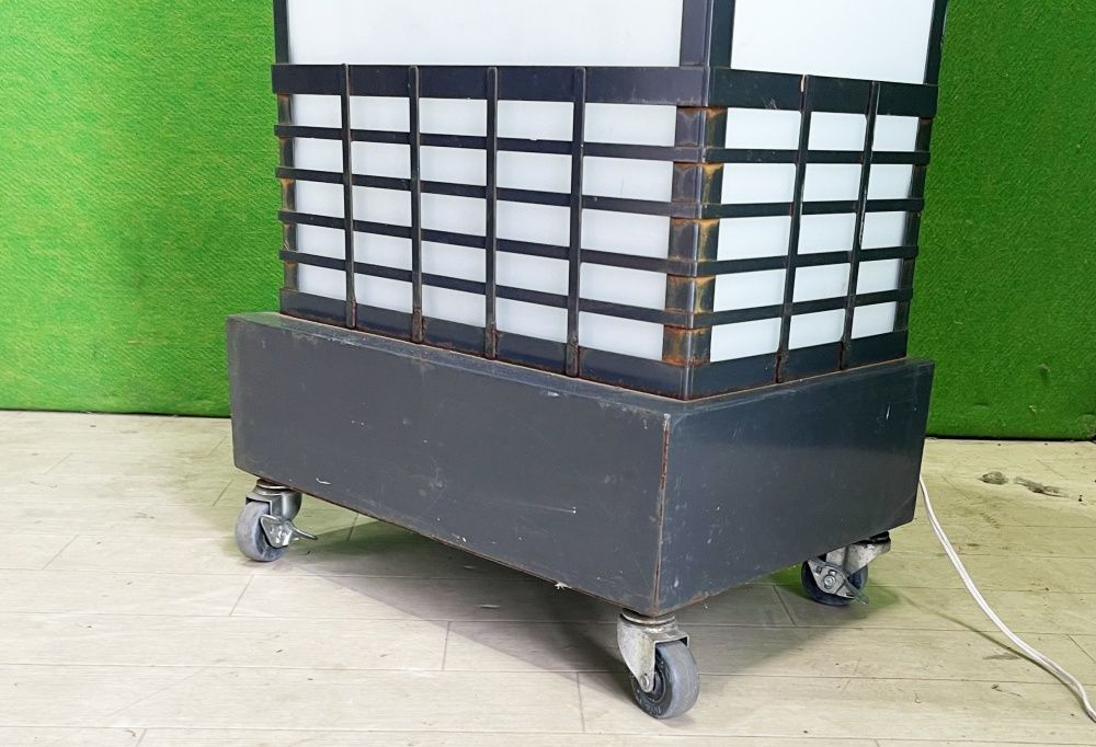 蛍光灯照明付き　行燈看板　キャスター付き　和風看板　■C-1519 蛍光灯照明付き 行燈看板 キャスター付き 和風看板 □C-1519