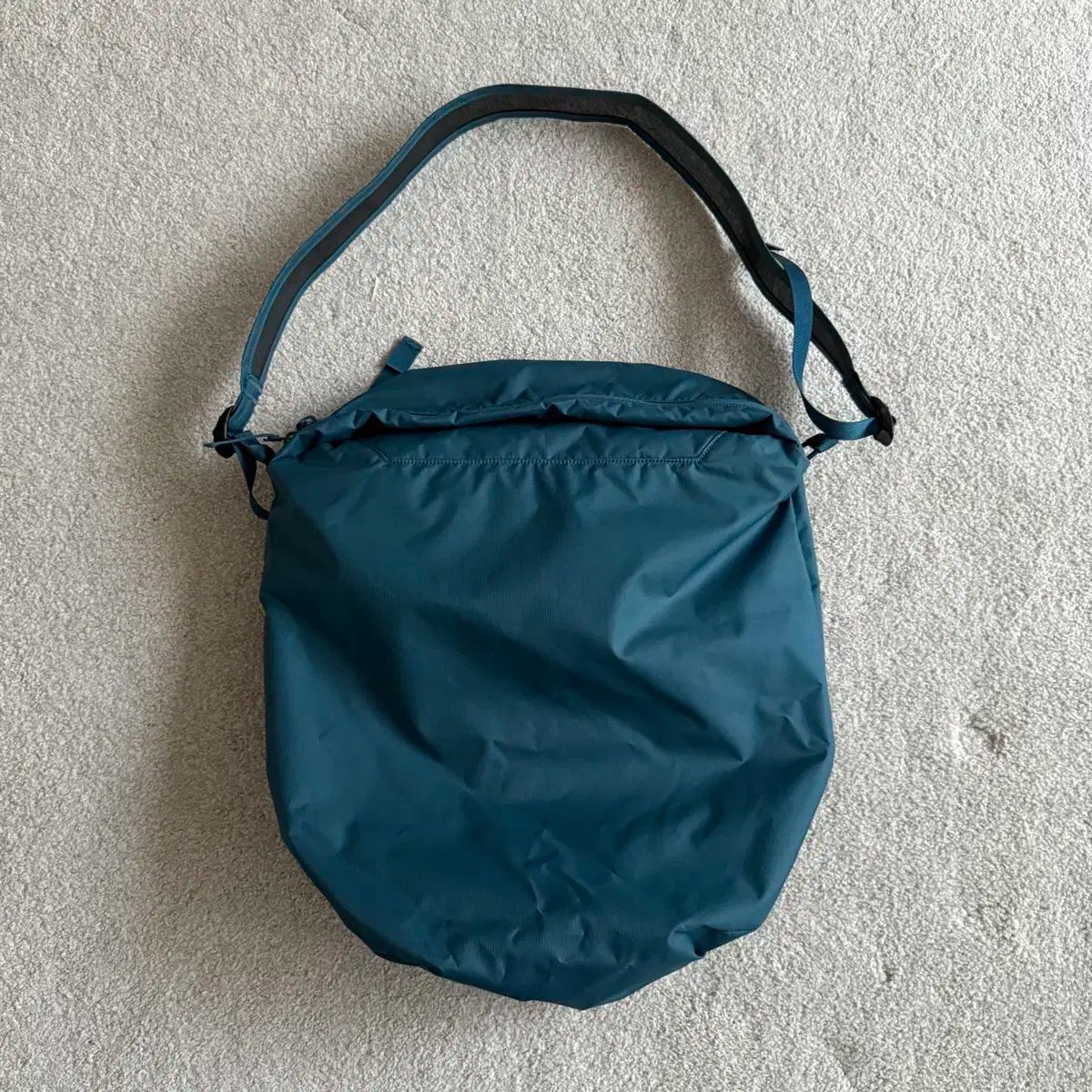 ARC'TERYX(アークテリクス) ヒリアド 12 セオリン トートバッグ