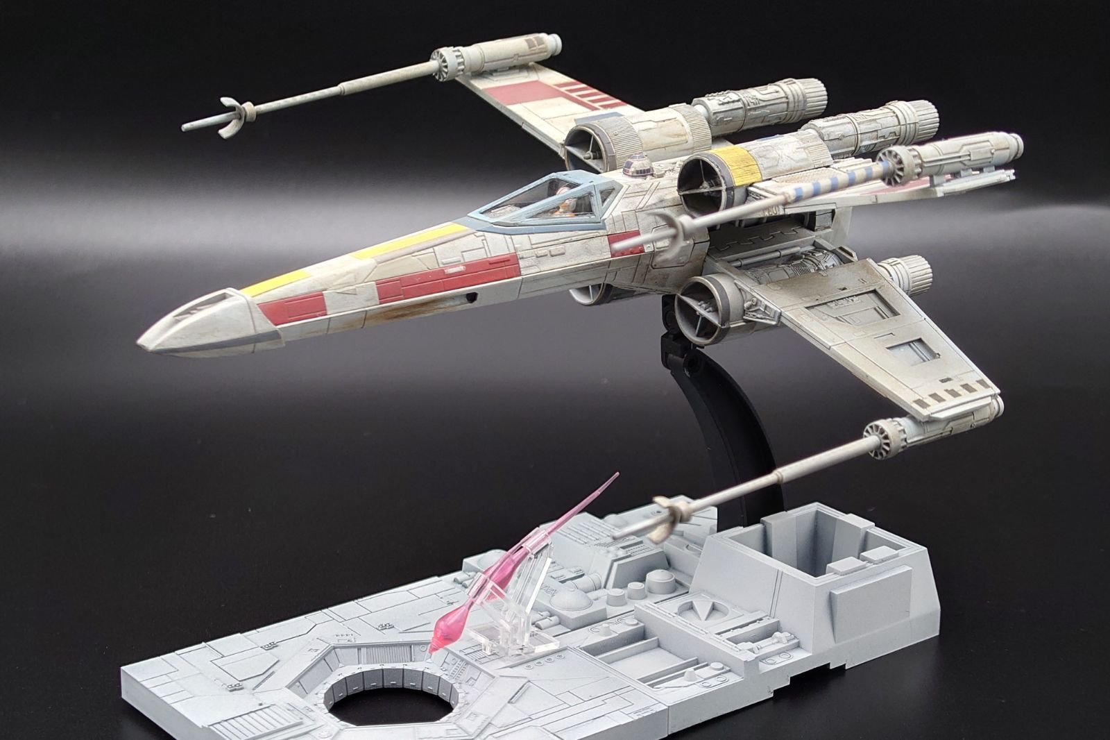 スターウォーズ プラモデル Xウイング レッド5 ルーク機 1/72 塗装完成品 STARWARS プラモデル 2022年販売分 - メルカリ