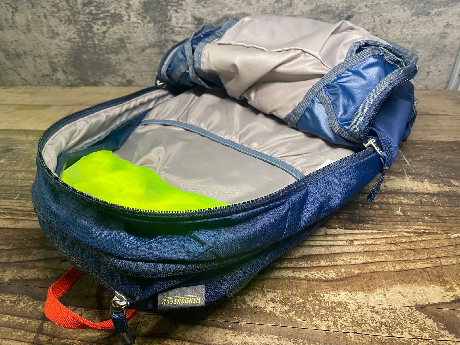 【新品・未使用】Deuter ドイター Superbike 18 EXP バッグパック】ツーリングライダーさんにもおすすめ「”超”自転車