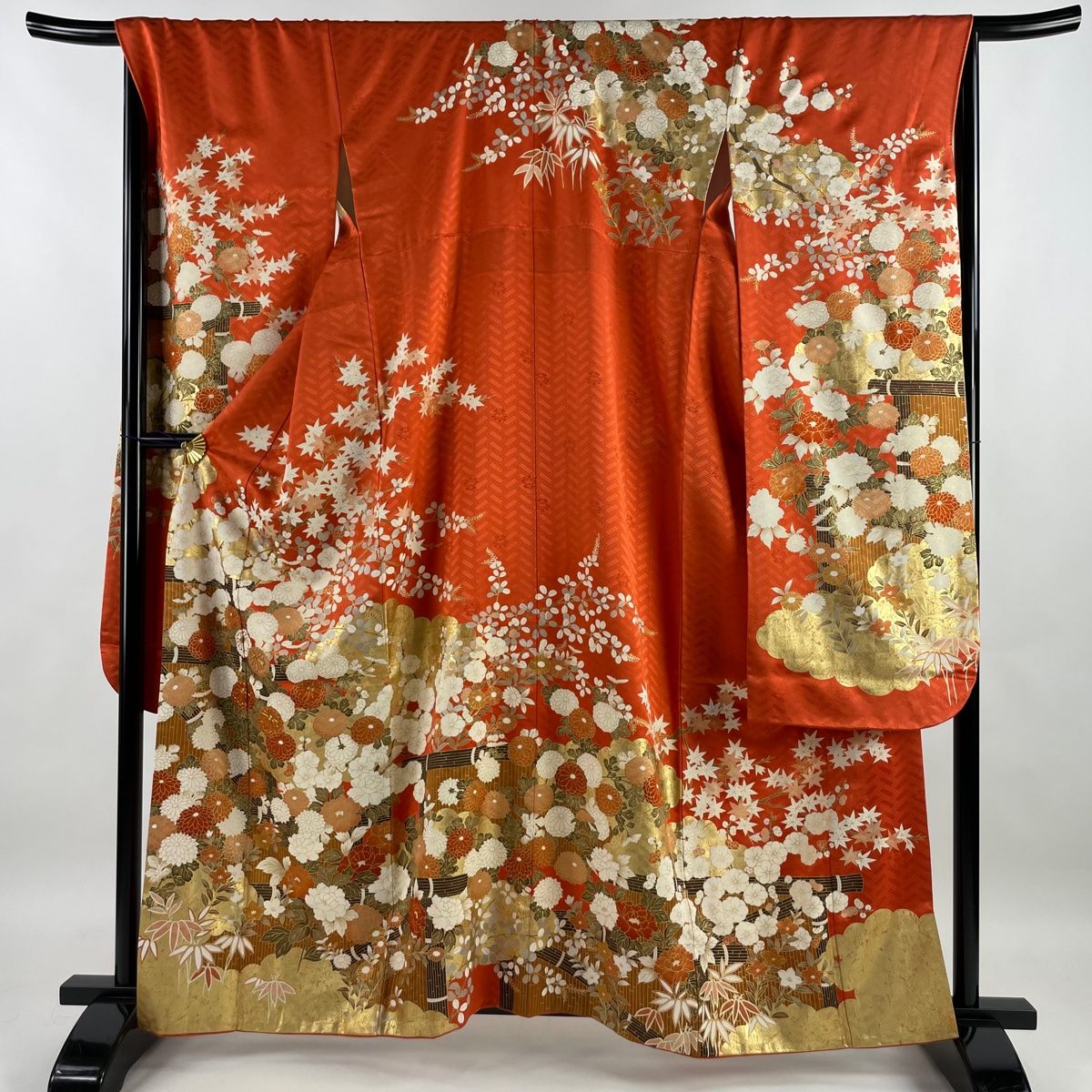 振袖 逸品 落款あり 吾妻徳穂 草花 雲文 金糸 金彩 M 正絹