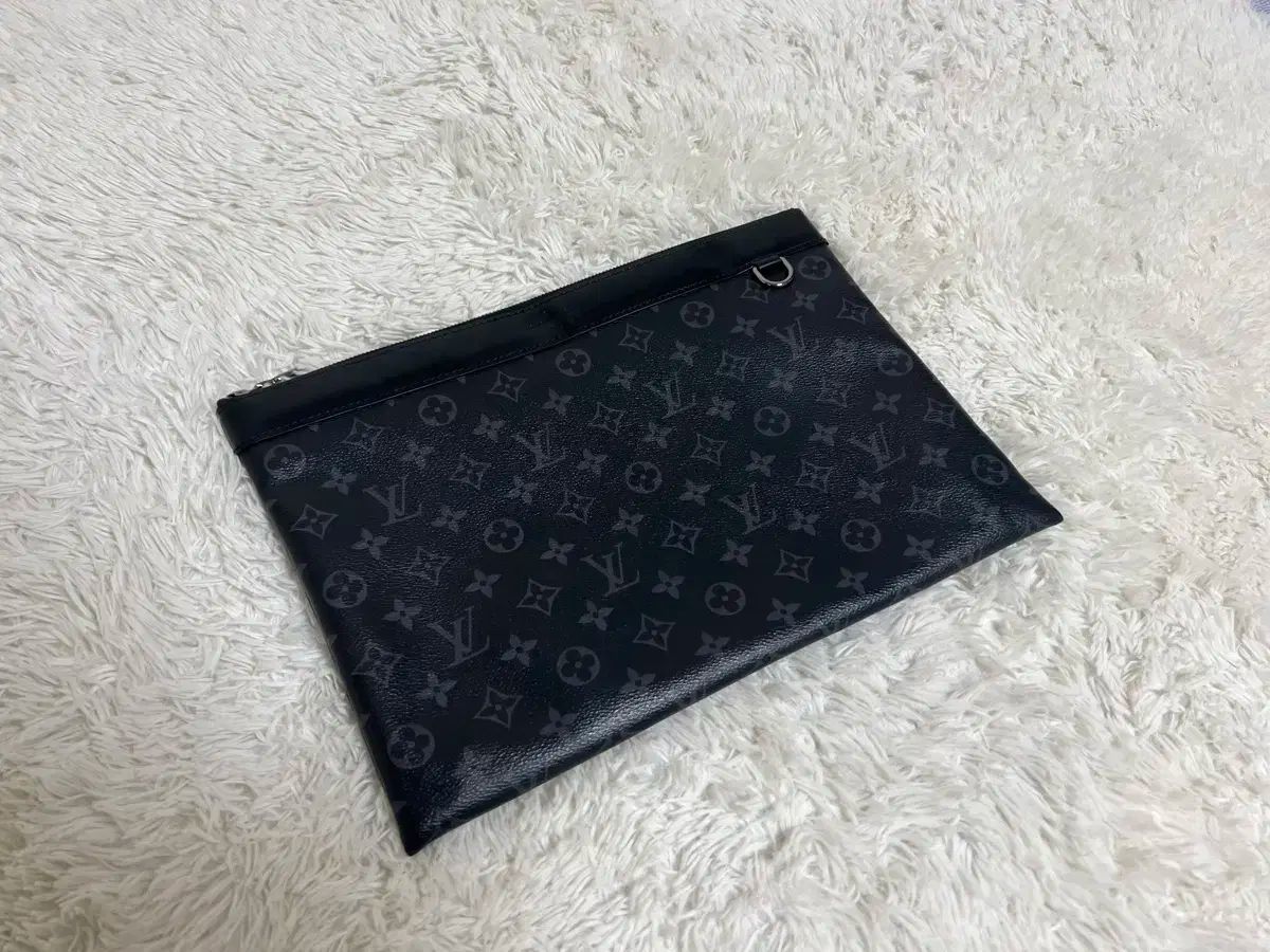 Louis Vuitton(ルイヴィトン) エクリプス モノグラム クラッチバッグ