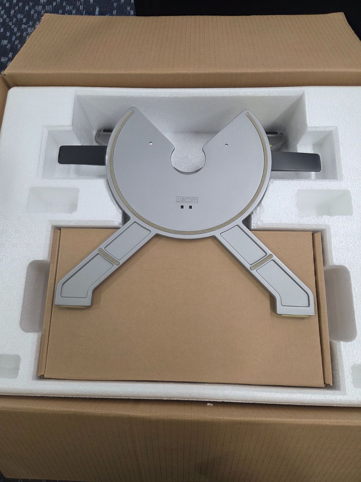 液晶ペンタブレット スタンド