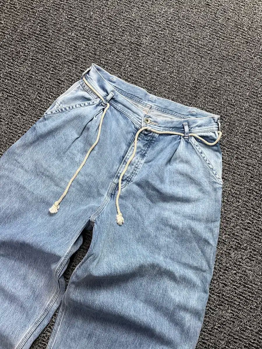 MARKAWARE ピンタック ワイド フェード デニム パンツ