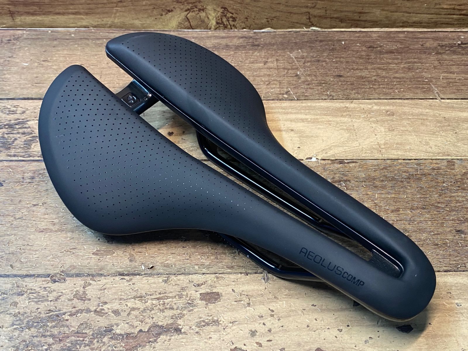 IL628 ボントレガー BONTRAGER アイオロス AEOLUS COMP サドル