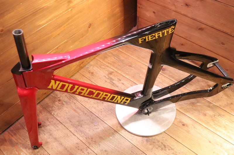 ノバコローナ NOVACORONA フィエルテ Fierte Sサイズ レッド