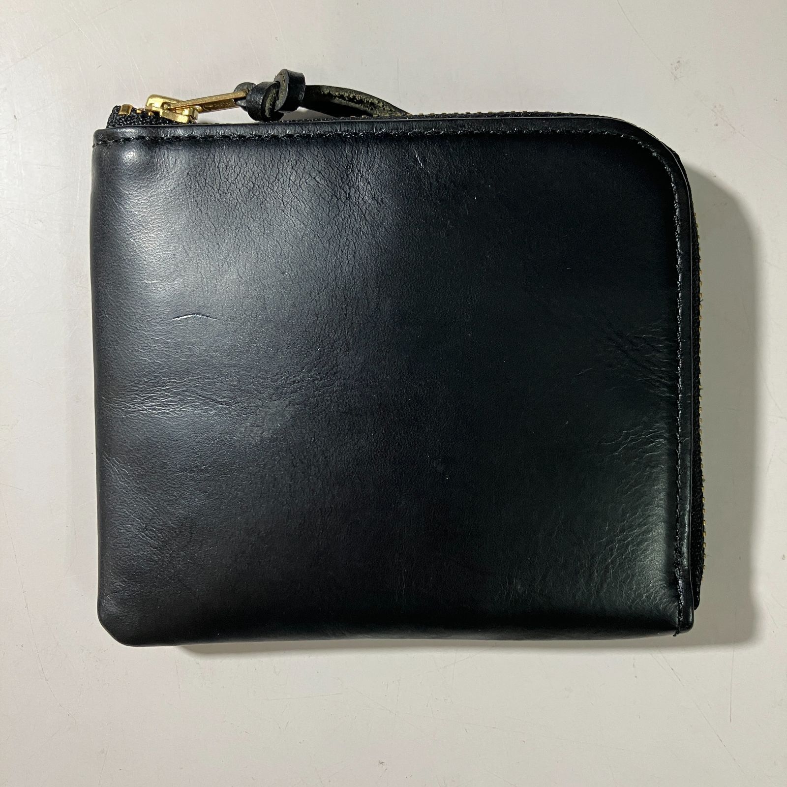 M.U.L. ハーフラウンドウォレット ホワイトヌバック クロコ型