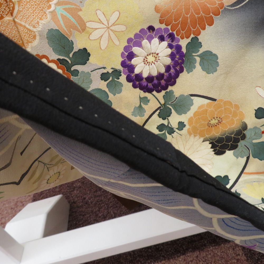 黒留袖 アンティーク 昔着物 正絹 黒 多色 金 扇 鼓 花々 宝文様 刺繍