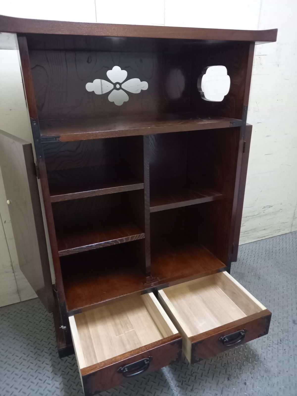 Z家C81掲載10 12まで 時代箪笥 茶箪笥 サイドボード 民藝家具 鉄金具 和モダン 欅 チェスト MARWIL-DEMENAGEMENTS_CH