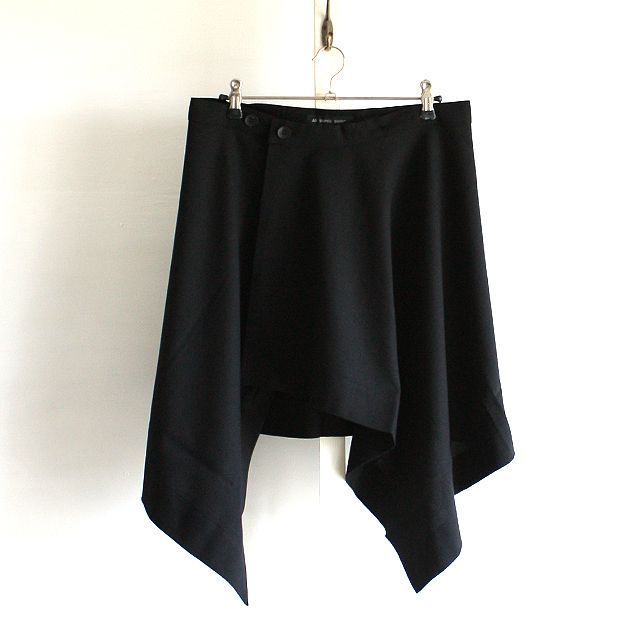 アシンメトリーデザインフラップスカート