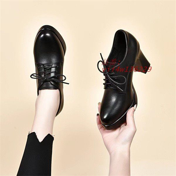 ショートブーツ ヒール約7CM 太いヒール レースアップ