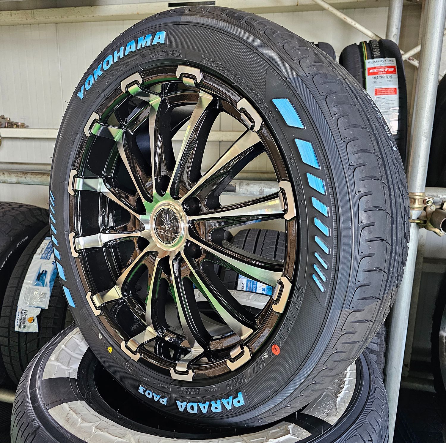 225/50/R18 200系 ハイエースタイヤホイールセット 食いつく
