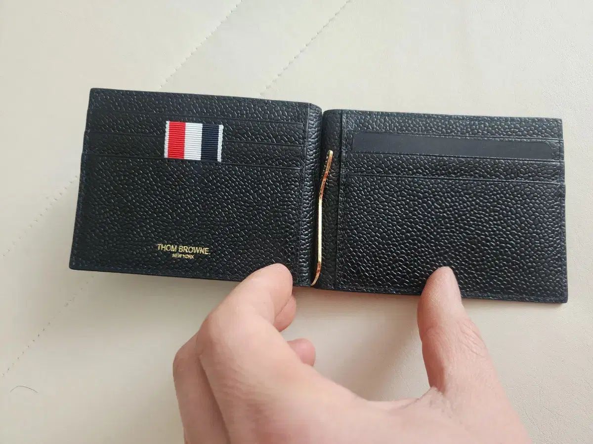 トム・ブラウン純正 マネークリップ 財布 ほぼ新品 出品