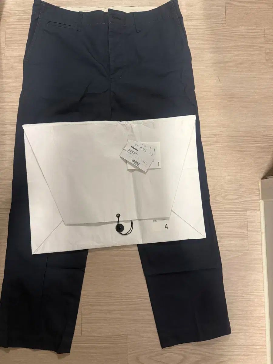 visvim slim chino スリムチノ ネイビー　サイズ1 visvim slim chino スリムチノ ネイビー サイズ1 VISVIM(ビズビム